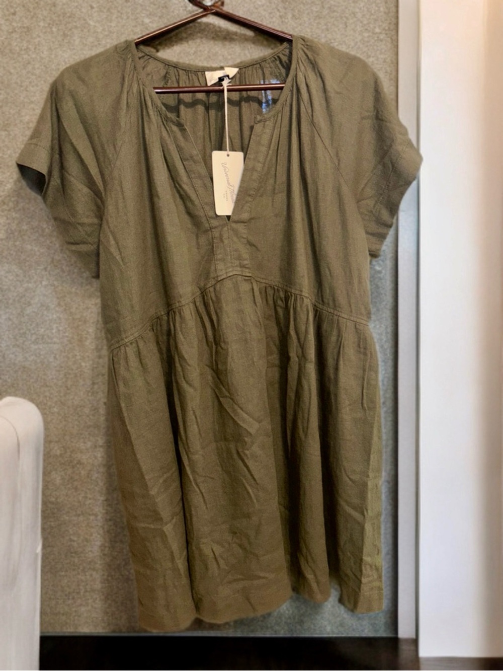 Universal Thread Olive Green Short-Sleeve V-Neck Dress